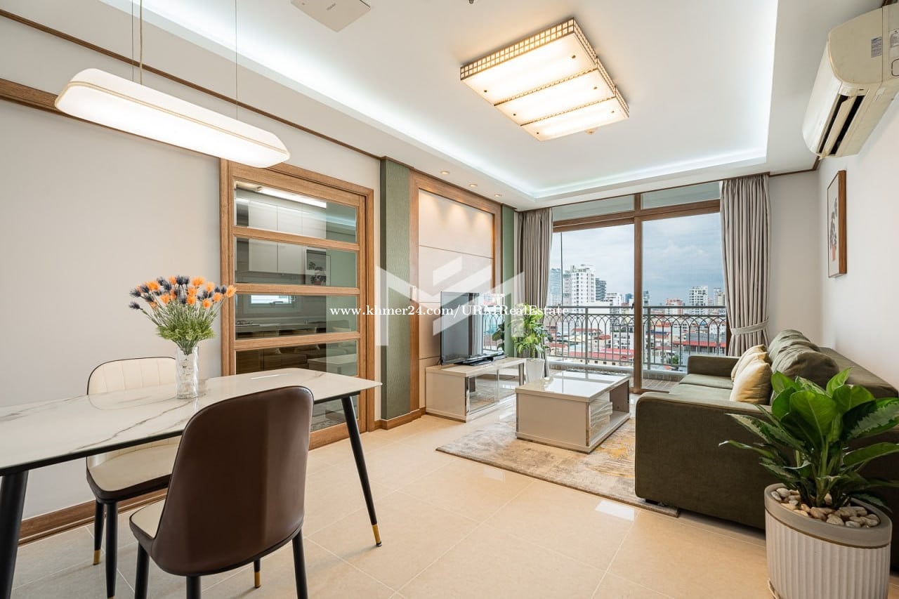 Modern 1 Bedroom Condo for RENT in De Castle BKK1 with Gym and Pool