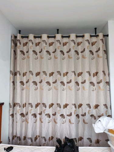 ឈុតធ្នើព្យួរខោអាវ