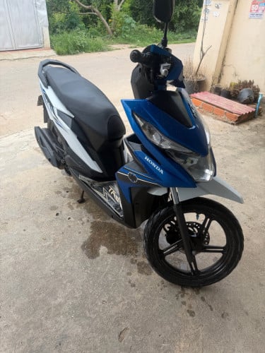 ម៉ូតូលក់ប្រញ៉ាប់លុយ