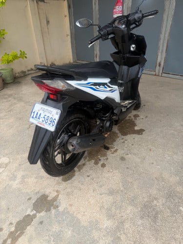 ម៉ូតូលក់ប្រញ៉ាប់លុយ