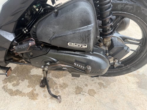 ម៉ូតូលក់ប្រញ៉ាប់លុយ