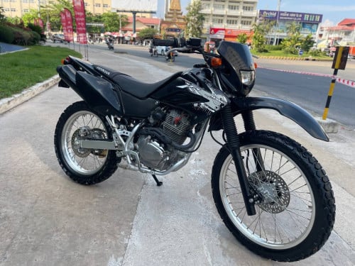 ស្អាត់បងៗ