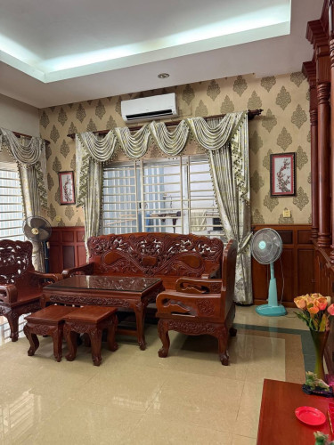 វីឡាកូនកាត់សម្រាប់ជួលនៅបុរីប៉េងហួតសែនសុខ(សម្ភារ:ពេញ)