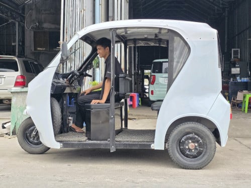 អត់បុកបាក់ក