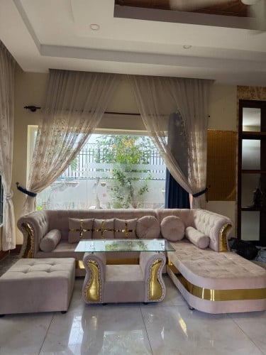 ផ្ទះវីឡាលក់នៅសង្កាត់ស្វាយដង្គុំក្រុងសៀមរាបលេីផ្លូវបេតុង