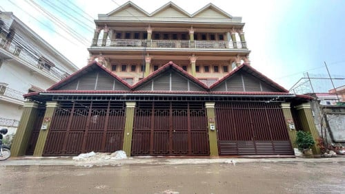 ផ្ទះល្វែងលក់ តំលៃក្រោមទីផ្សារ