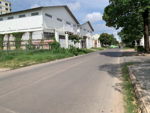 ដីលក់នៅភ្នំពេញថ្មី ផ្លូវមុខក្រោយ