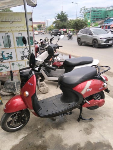 លក់កង់អាកុយមួយទឹក