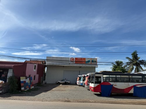 ឃ្លាំងជួល