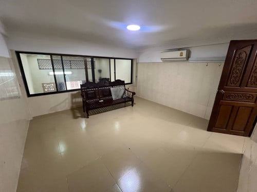 ផ្ទះល្វែងលក់បន្ទាន់
