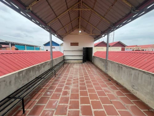ផ្ទះល្វែងលក់បន្ទាន់