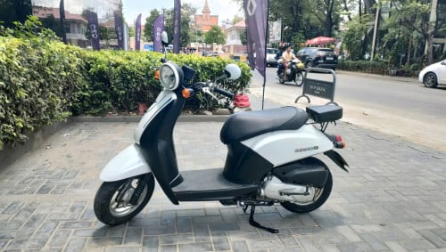 ម៉ូតូលក់