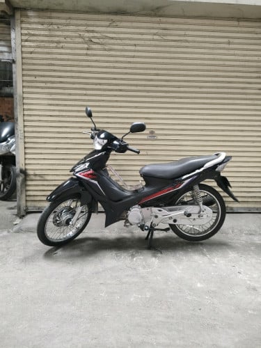 ម៉ូតូស្មាក់វី 015 លក់