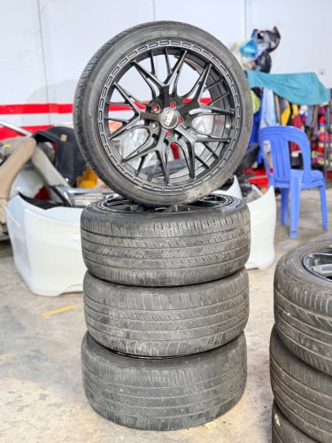 យ៉ាន់រង្វង់ 18” + សំបកនៅស្អាត 90% ដាក់ត្រូវឡាន PRIUS & CT200h