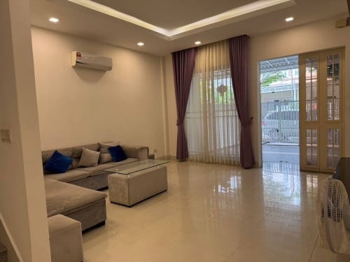 វីឡាកូនកាត់សម្រាប់ជួល បុរីជីបម៉ុងជិតអ៉ីអន2 / Linked Villa for Rent , near Aeon Mall Sen Sok