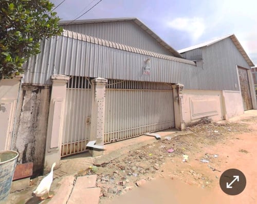 ឃ្លាំងលក់ទំហំ 25×23 m2 តម្លៃ450,000$ មានចំនូលពីការជួល១ខែ ៥០០$ កុងត្រា៥ឆ្នាំ
