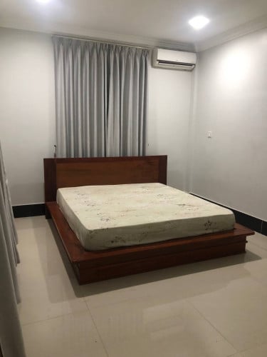 ផ្ទះលក់ក្បែរ(គម្រោងមន្ទីរពេទ្យអន្តជាតិ និងអុីអន3)