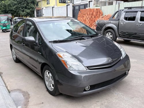 មានលុយ 4000$ អាចរំលស់យក Prius08 ក្រដាស់ពន្ឌយកប្រើភ្លាម