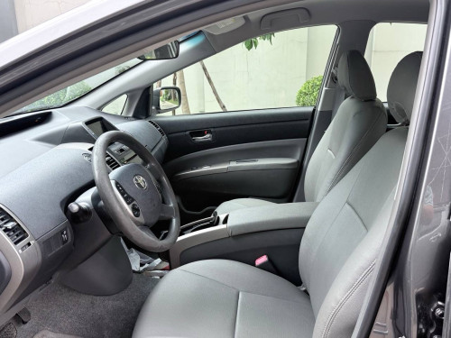មានលុយ 4000$ អាចរំលស់យក Prius08 ក្រដាស់ពន្ឌយកប្រើភ្លាម