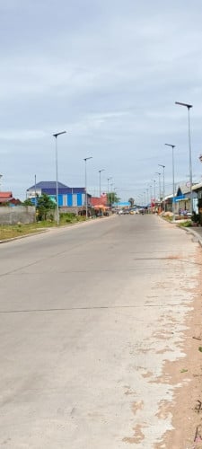 ឃ្លាំងលក់ លើផ្លូវ40m ផ្លូវមុខក្រោយ ជិតវត្តភ្នៀត