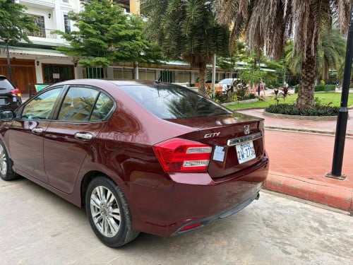 ឡានលក់ $8,500 (ចរចា)