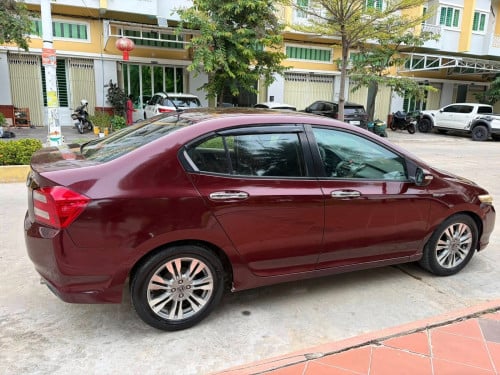ឡានលក់ $8,500 (ចរចា)