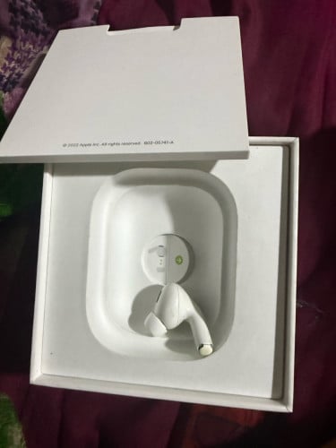 គ្រាប់កាសAirPod Pro2 ខាងស្តាំ​ មានទាំងប្រអប់Full set
