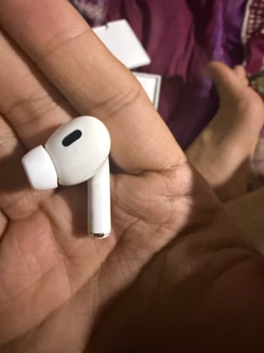 គ្រាប់កាសAirPod Pro2 ខាងស្តាំ មានទាំងប្រអប់Full set