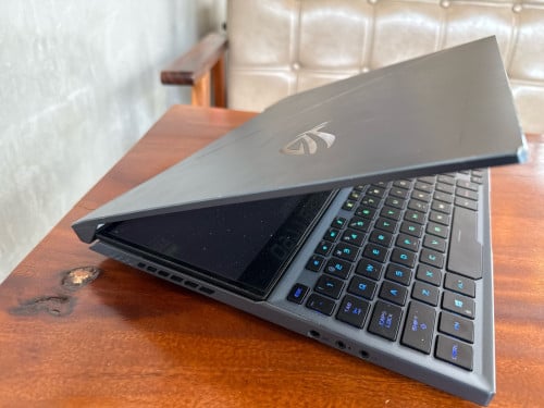 កប់ ASUS Zephyrus 15’ Inch GX550 LWS Dual 2 Screen CPU Core i7 RAM 32Gb SSD 2TBScreen2: Touch Screen