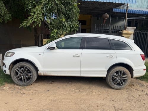 ឡានជិះផ្ទាល់Audi Q7 10500