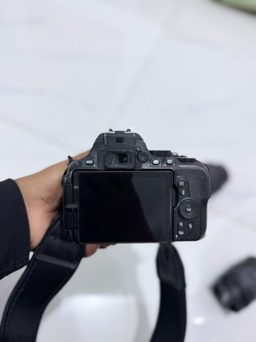 លក់ Camera Nikon 5500 ស្អាតដូចថ្មី មាន Len ៣ គ្រាប់ និង memory 32G និងថ្ម២គ្រាប់