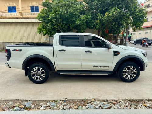 លក់ Ford Ranger 2019 2.2 លេខដៃកាប់ពីតាស់