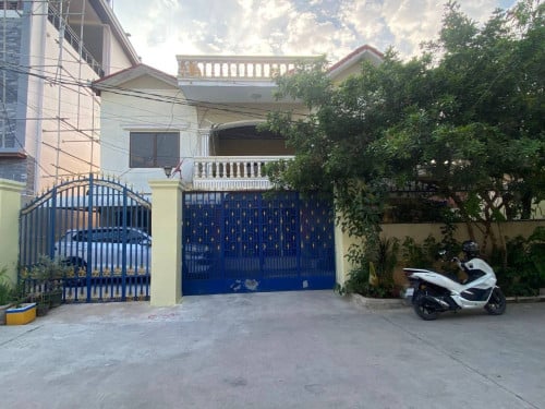ផ្ទះលក់នៅក្រុងតាខ្មៅ | House for sale at Krong Ta Khmav