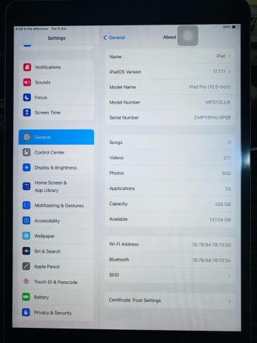 លក់ ipad pro 10.5 256G 145$ ស្អាត98%