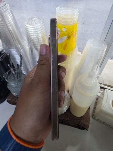 លក់ប្រញ៉ាប់លុយ IPhone 16 Pro Max ក្រុមហ៊ុន 850$ចរចារ