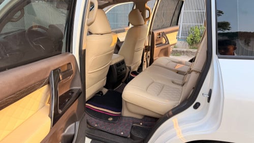 ទើបកាត់បានក្តៅ Land Cruiser V6 010 up 021 Arab