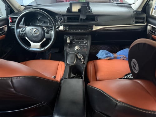 ឡានផ្ទាល់ខ្លួនលក់ Lexus CT200h 2015