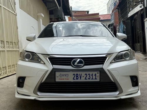 ឡានផ្ទាល់ខ្លួនលក់ Lexus CT200h 2015