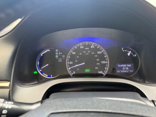 ឡានផ្ទាល់ខ្លួនលក់ Lexus CT200h 2015