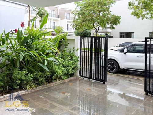 វីឡាកូនកាត់ សម្រាប់ជួល | Link House For Rent
