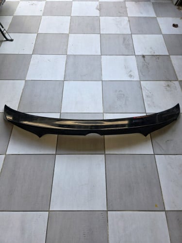 កន្ទុយត្រីលេង Nx200t ពណ៌ខ្មៅដោះចេញពីឡាន