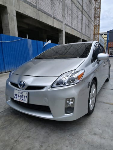 ឡានជួល Toyota Prius 2010