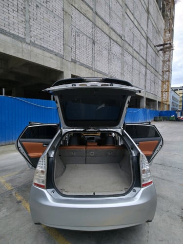 ឡានជួល Toyota Prius 2010