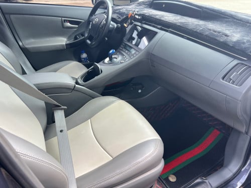 ឡាលក់ TOYOTA. PRIUS 2010 អប់សិន3 លេងគុជ3កាង012ហើយសរេច