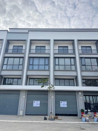 🏠ផ្ទះអាជីវកម្មសម្រាប់លក់ នៅក្នុងបុរីជីបម៉ុងលែនម៉ាក 60m