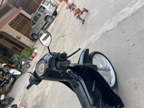 012 ប្រើប៊ិច កាតគ្រី។