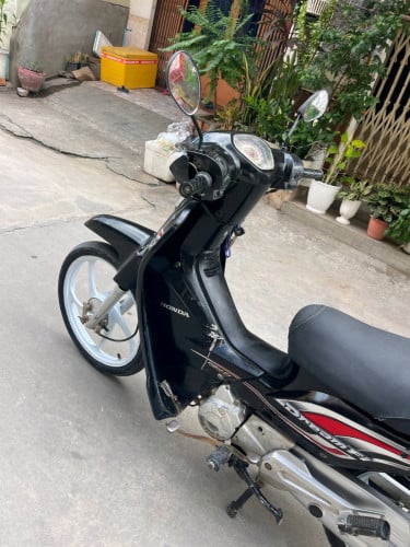 012 ប្រើប៊ិច កាតគ្រី។