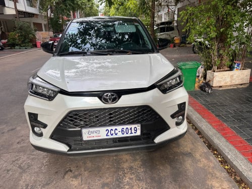 2024 ដំបូលខ្មៅ