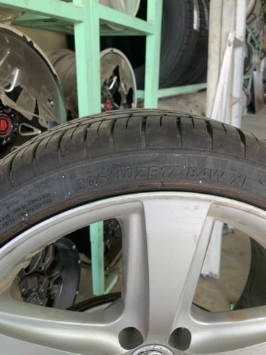 205/40R17 Prius កាម៉ារីស្វិត