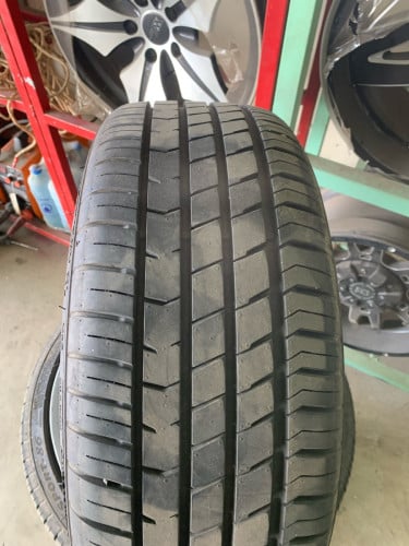 205/40R17 Prius កាម៉ារីស្វិត